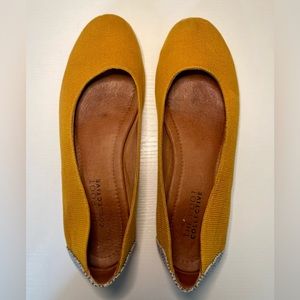 The Root Collective Gaby Flat Mustard Yellow Women’s Size 10